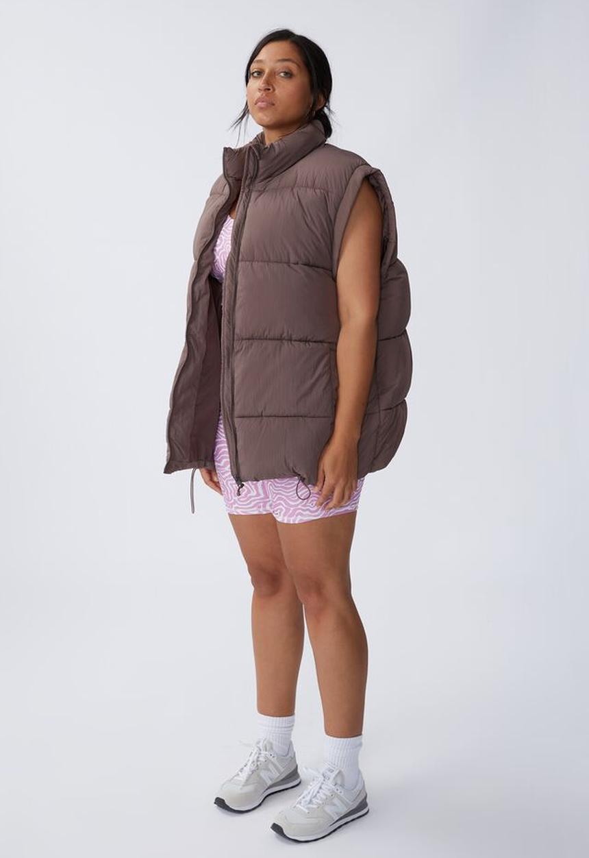 Cotton On - Curve active recycled mother puffer vest - brown