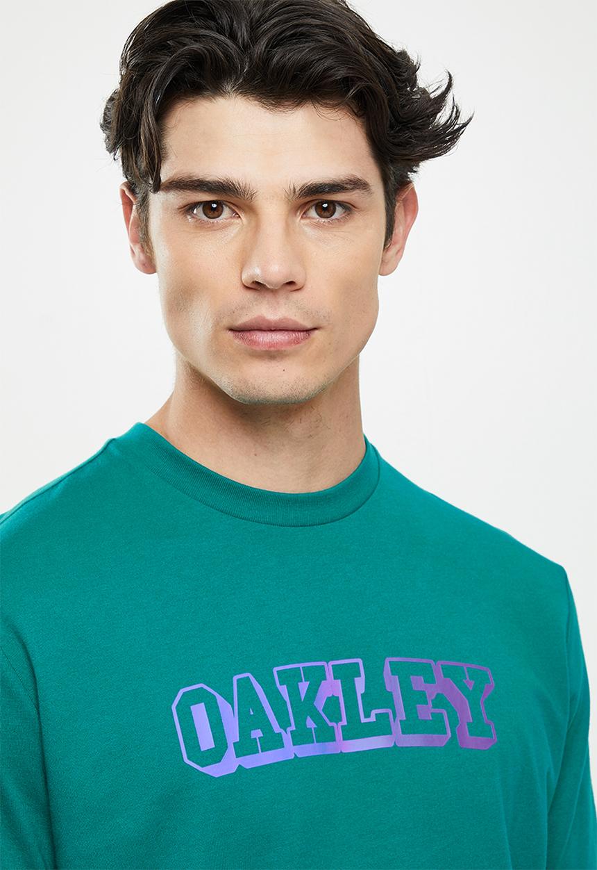 Oakley - Pine hill tee - green lake