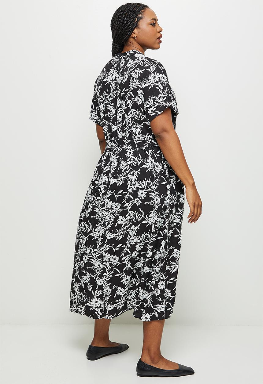 edit Plus - Mandarin collar belted a-line dress - black & white 