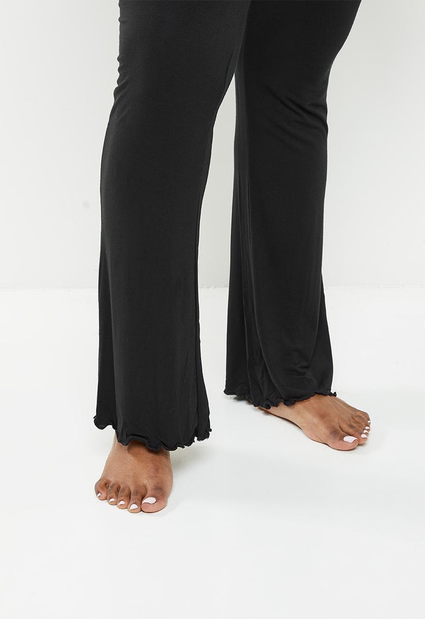 Cotton On - Curve sleep recovery flare pant - black