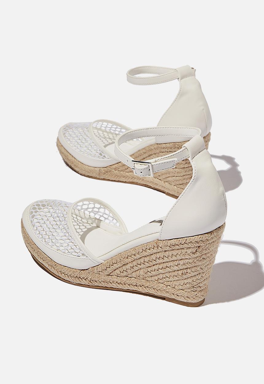 Cotton On - Florence closed toe wedge - white 