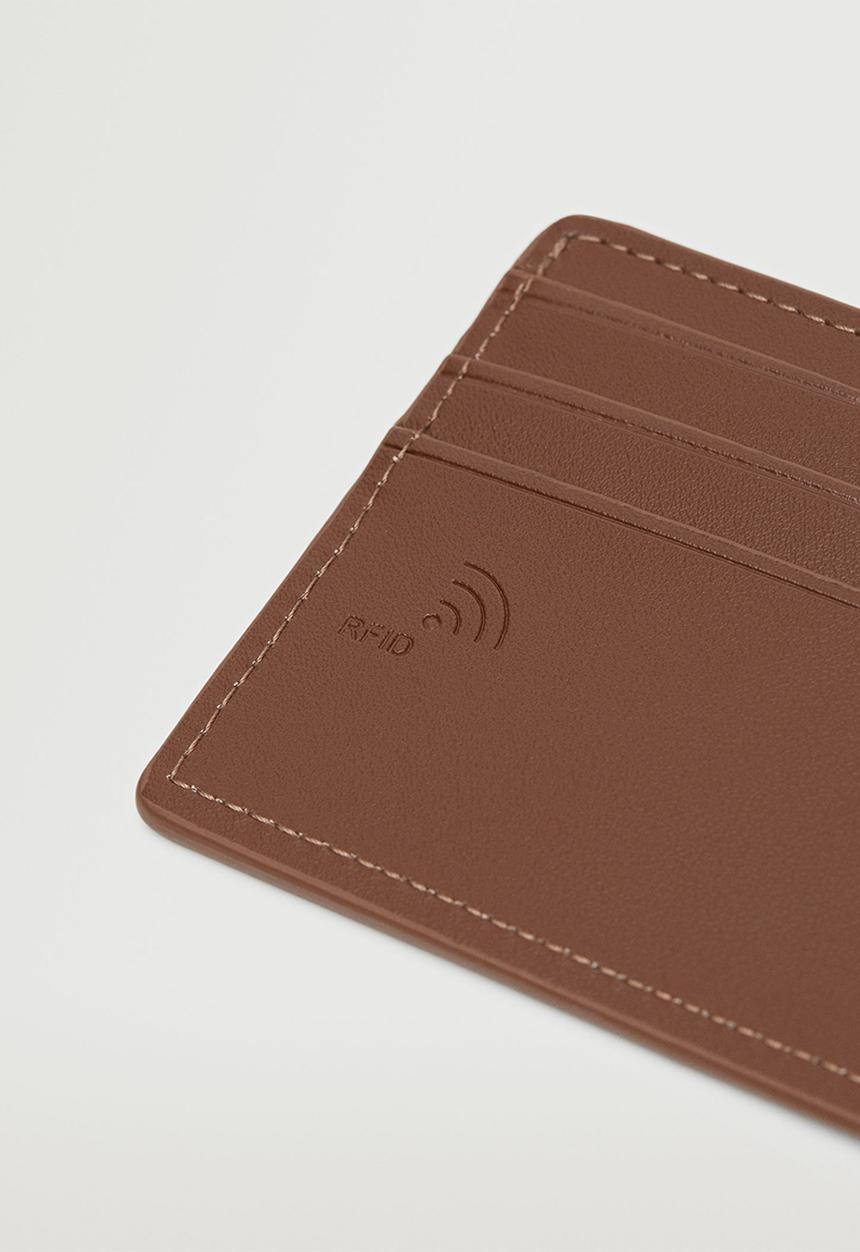 MANGO - Anti-contactless leather effect card holder - brown