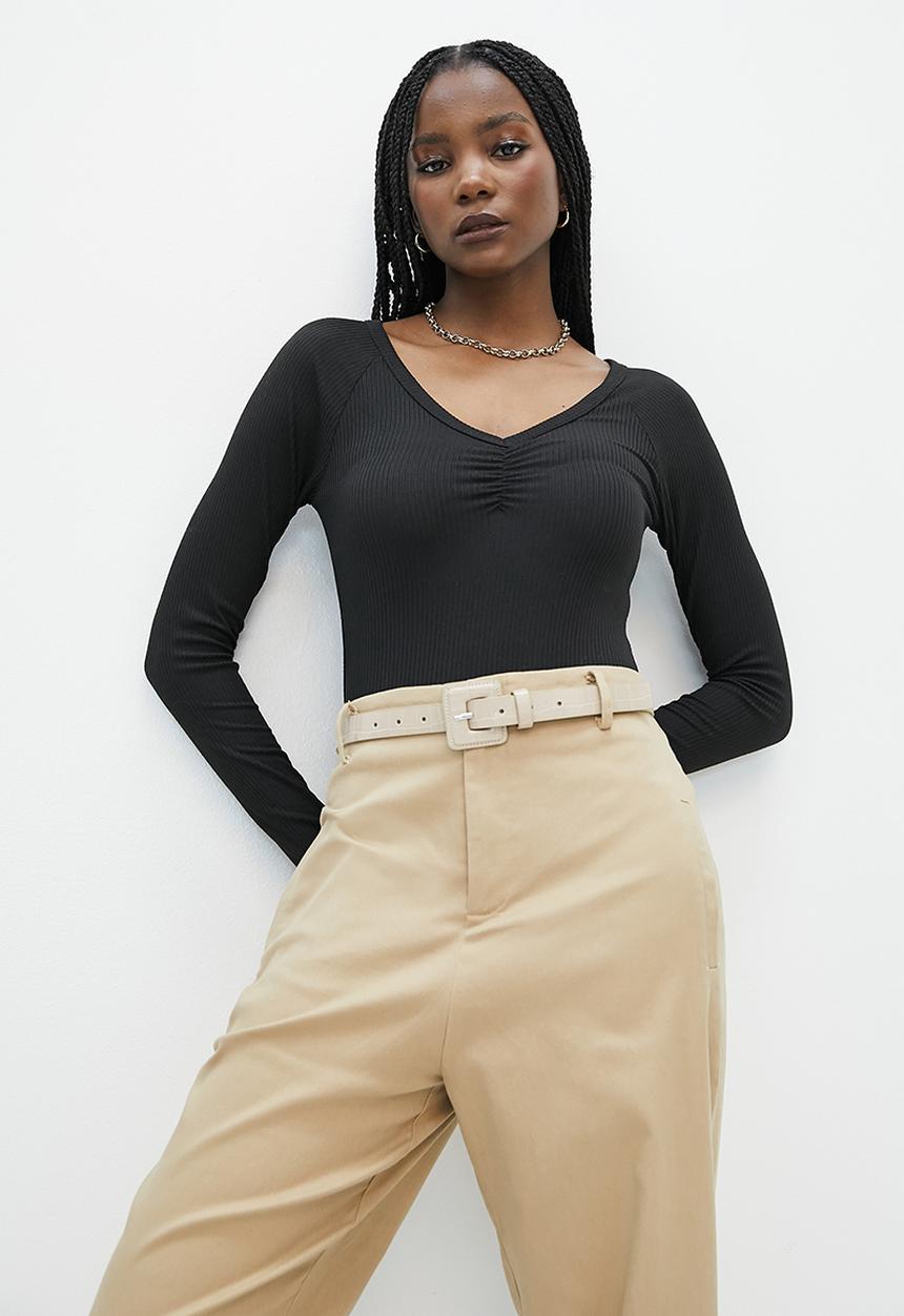 Superbalist - V-neck ruched bodysuit - black