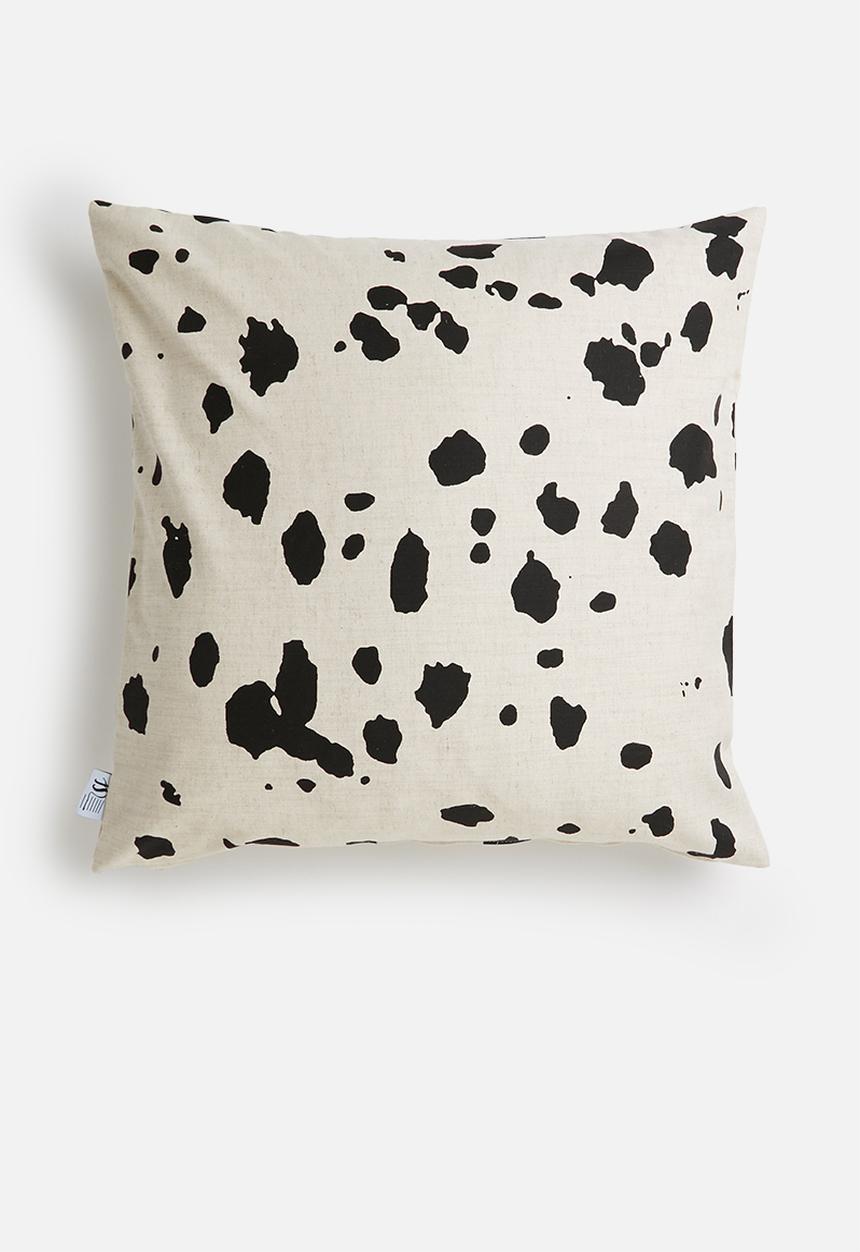 Sixth Floor - Laux linen cushion cover - white & black