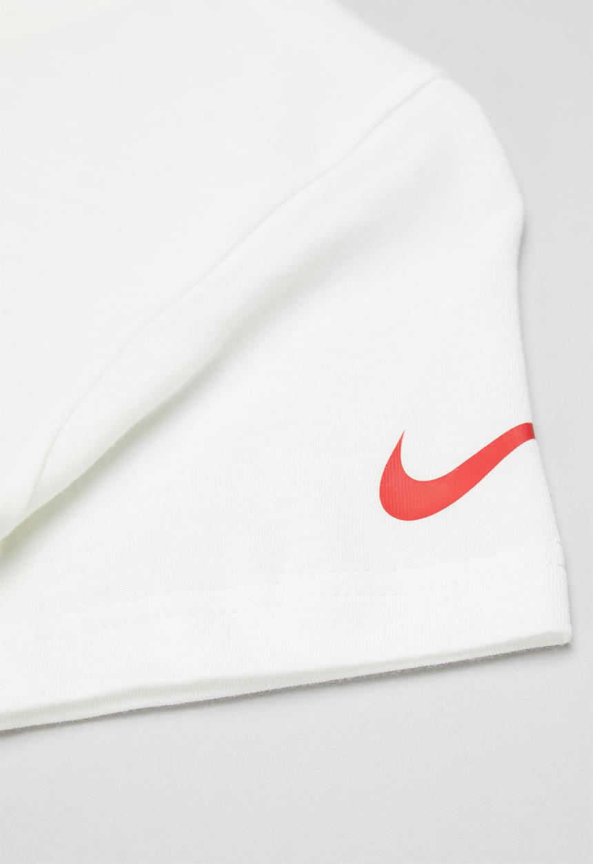 Nike - Nkb short sleeve graphic t-shi - white