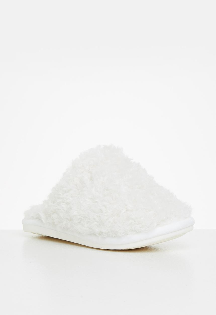 dailyfriday - Close toe fluffy slipper - light beige