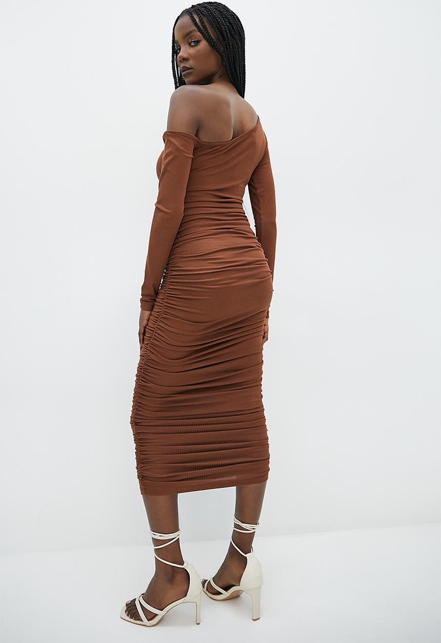 VELVET - Off shoulder midi ruching dress - cappaccino
