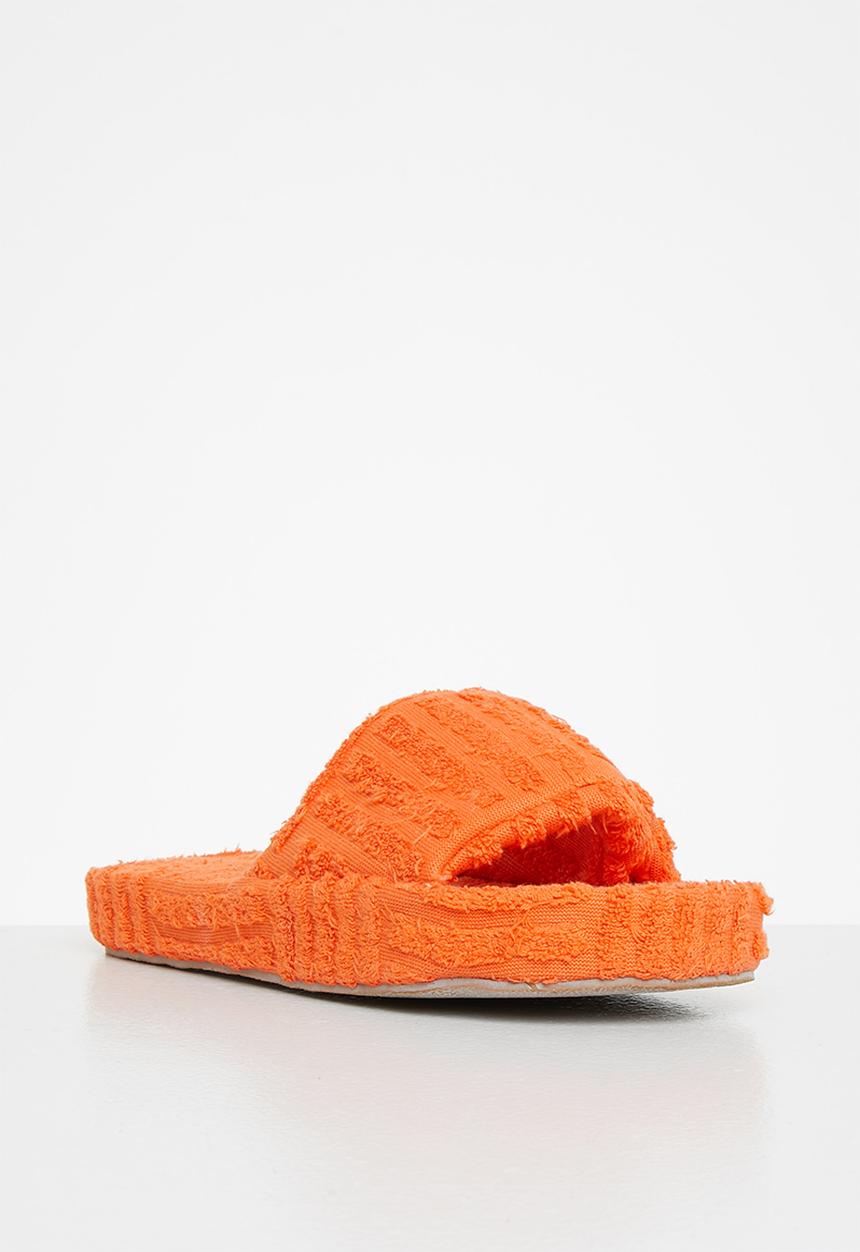 Public Desire - Juicy terry towelling slider - orange