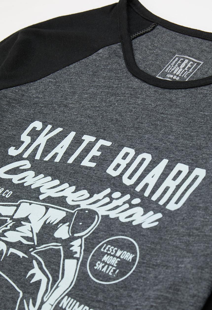 Rebel Republic - Raglan graphic tee - charcoal & black