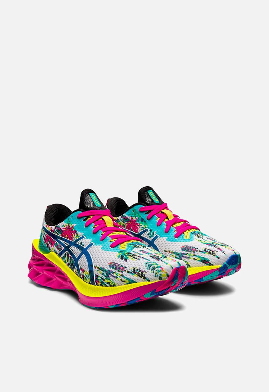 ASICS - Novablast 2 colour injection - white/electric blue
