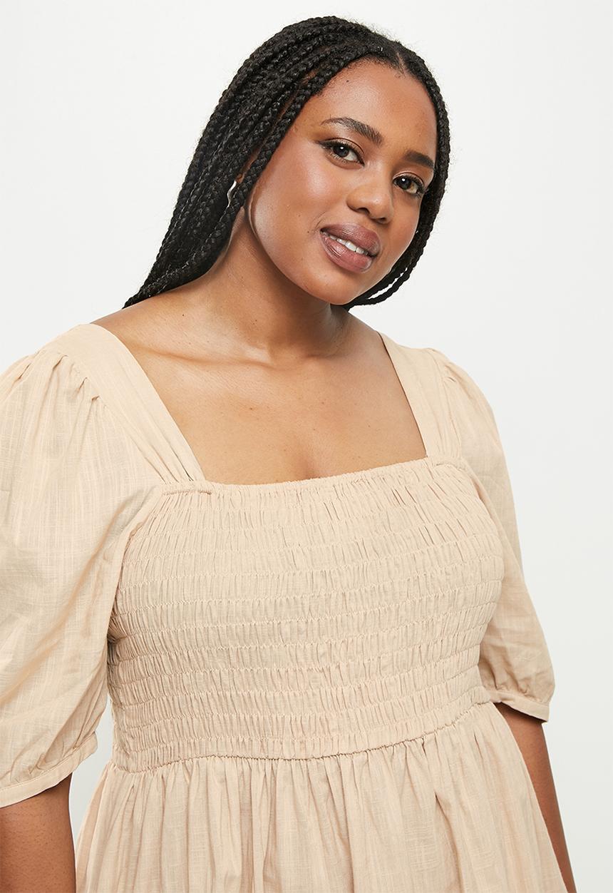 Glamorous - Plus shirred bust puff sleeve dress - stone
