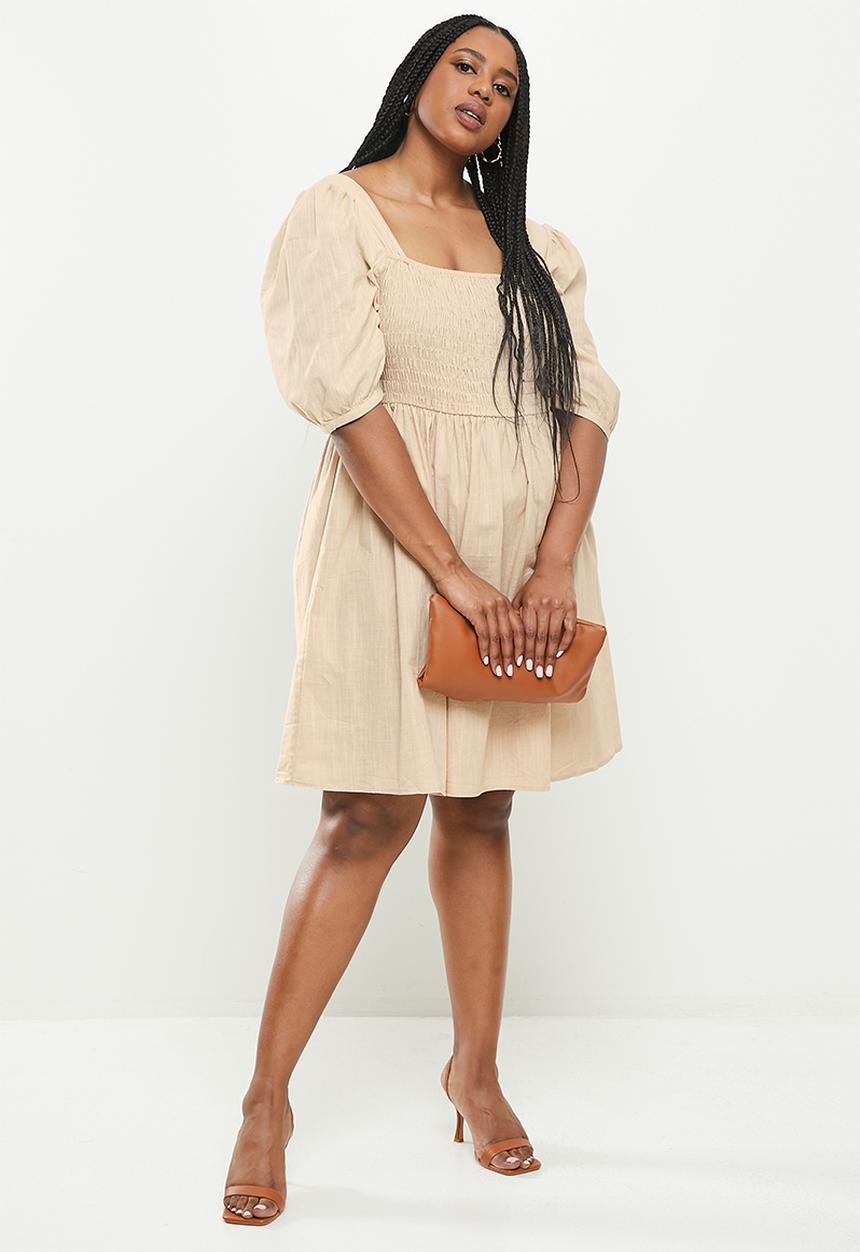 Glamorous - Plus shirred bust puff sleeve dress - stone