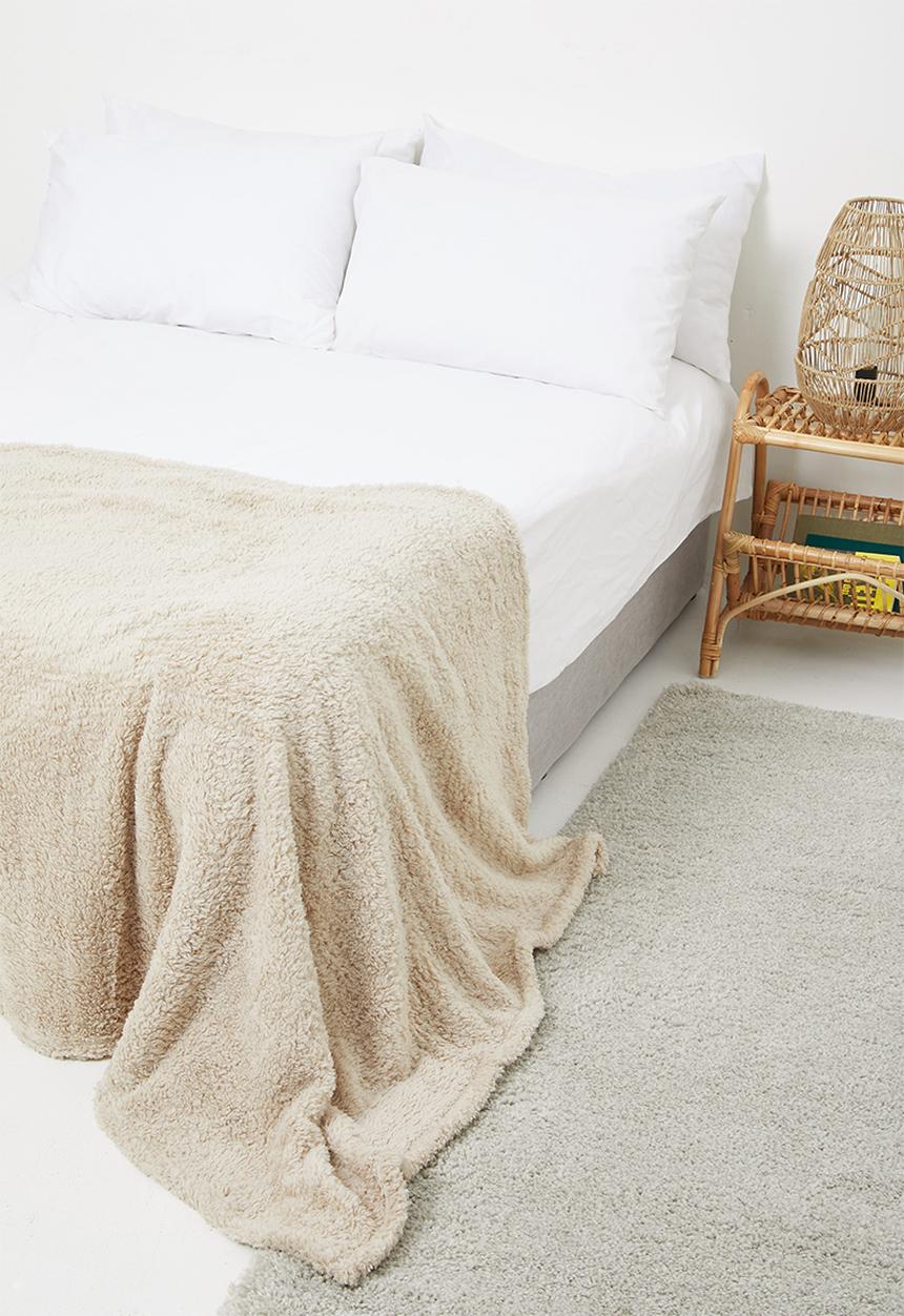 Linen House - Teddy throw - natural