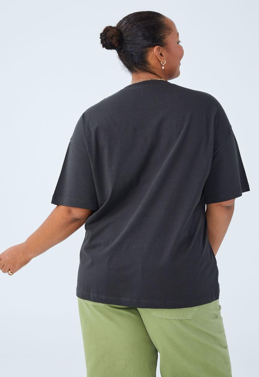 Cotton On - Curve dad graphic tee - desert daze/washed black