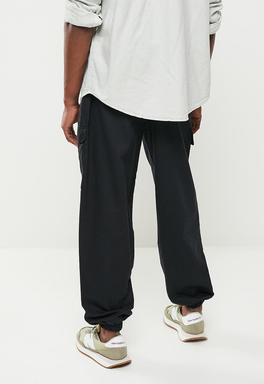 basicthread - Slim fit cuffed chino - black