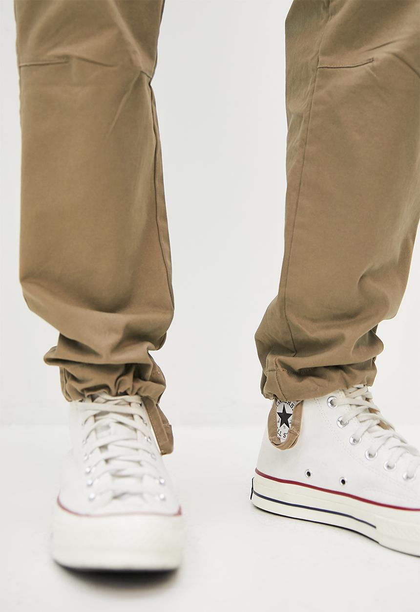 STYLE REPUBLIC - Slim tapered elastic cargo pant - taupe
