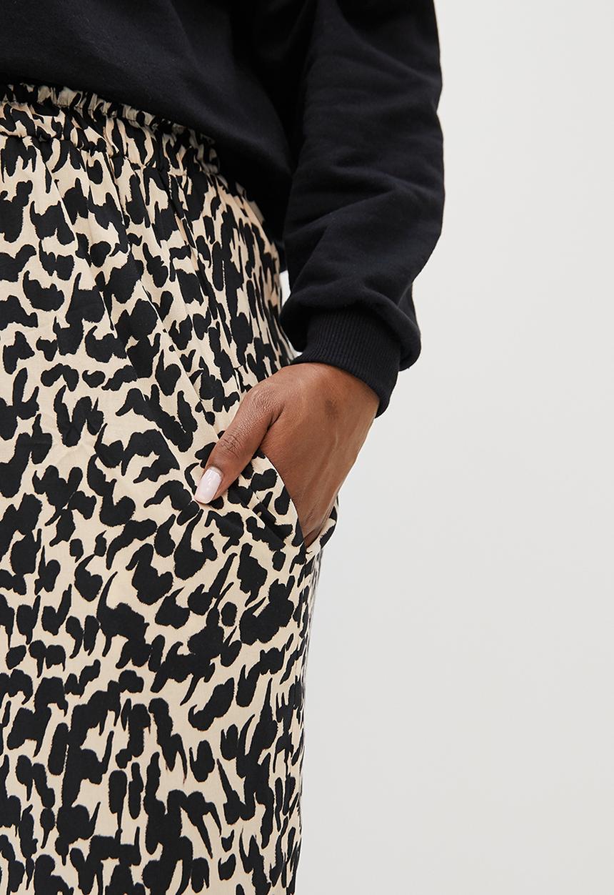 Superbalist - Printed pull on jogger - black & neutral