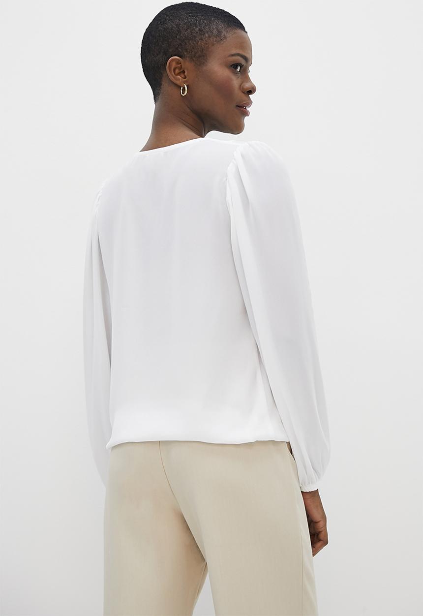 edit - V-neck shoulder shell blouse - milk