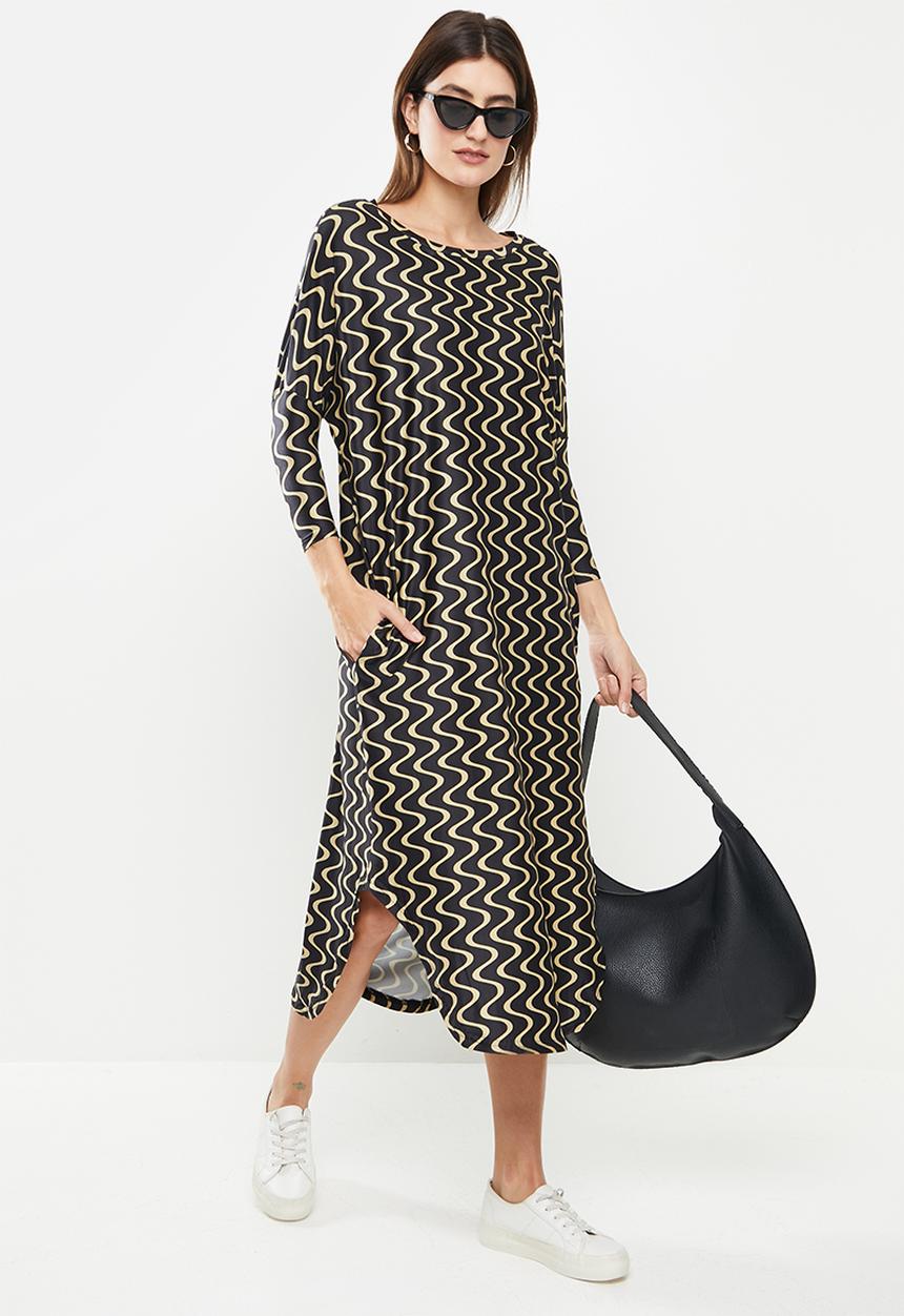 Me&B - Dolman sleeve high low tee dress - black
