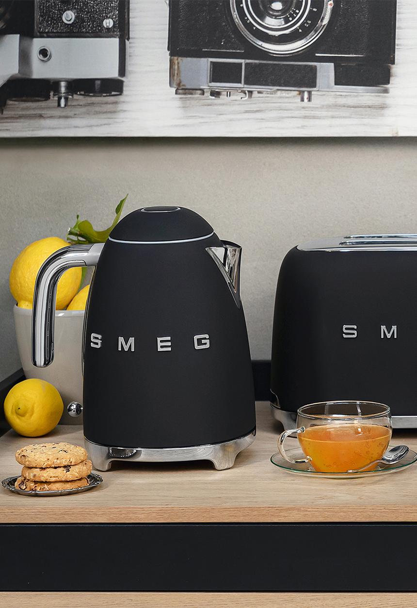 smeg - Retro style kettle - matte black