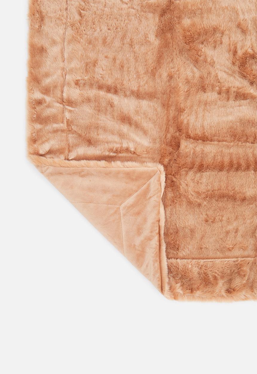 Linen House - Selma faux fur throw - brandy