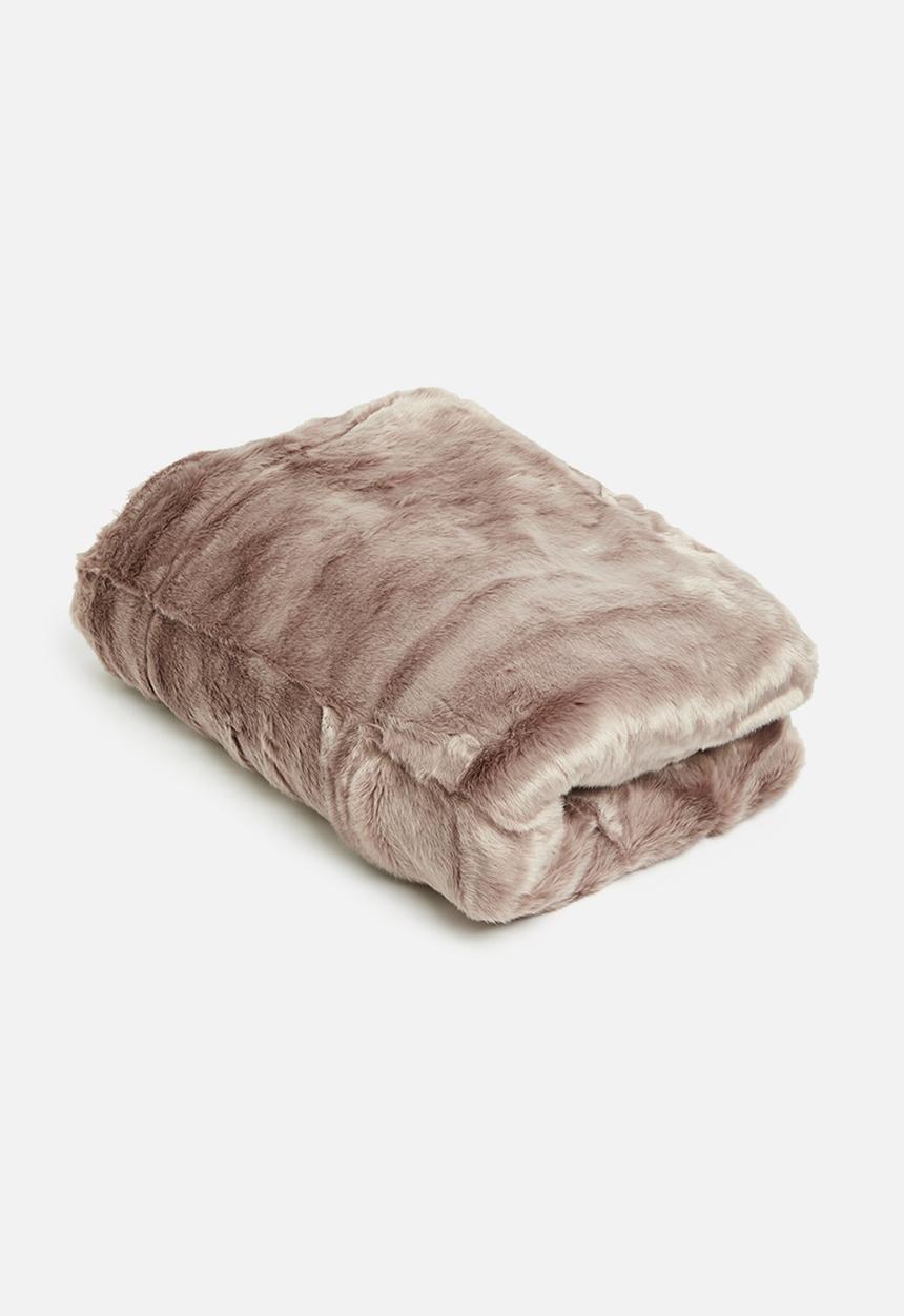 Linen House - Selma faux fur throw - mushroom