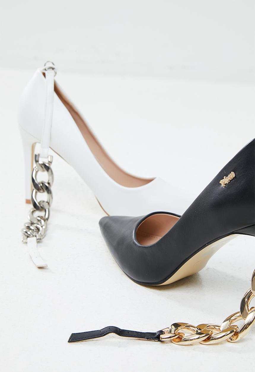 Plum - Lolita ankle chain court heel - black