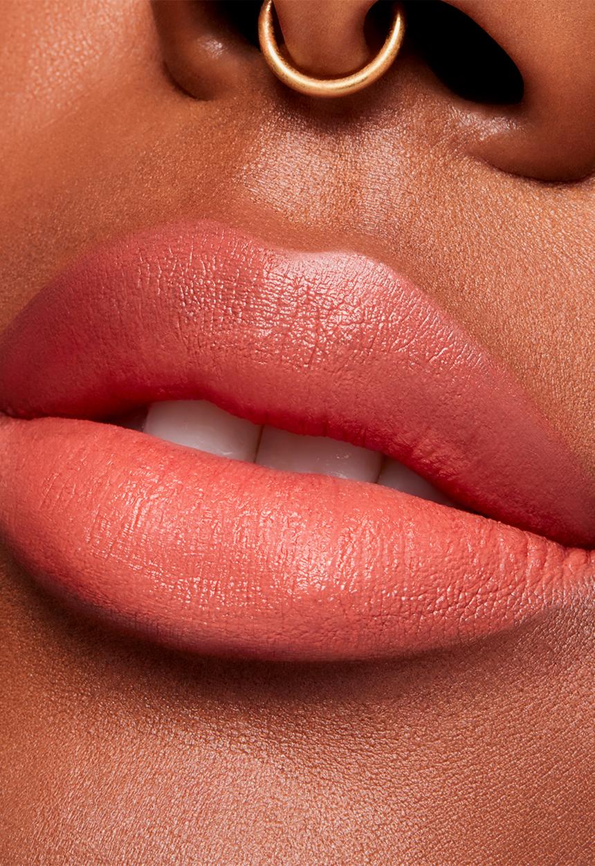 MAC - Powder Kiss Velvet Blur Slim Stick - Mull It Over