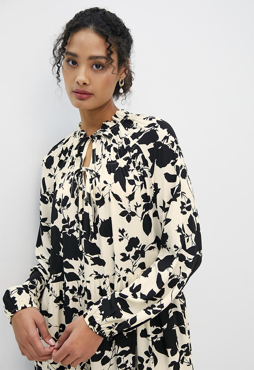 MILLA - Tie detail tiered maxi dress - ivory & black 