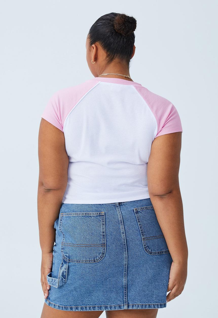 Cotton On - Curve amber raglan short sleeve tee - white & smokey pink