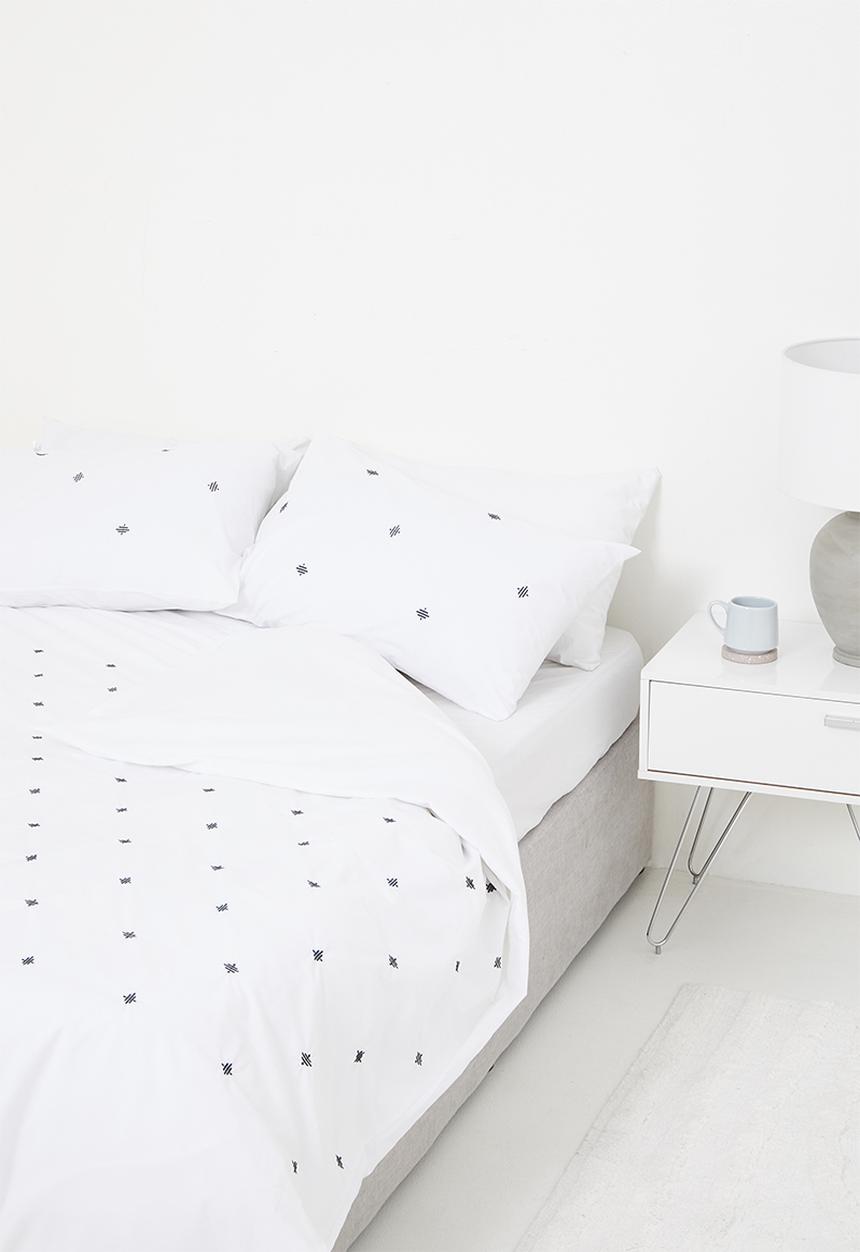Sixth Floor - Carto cotton embroidered duvet set - white & grey