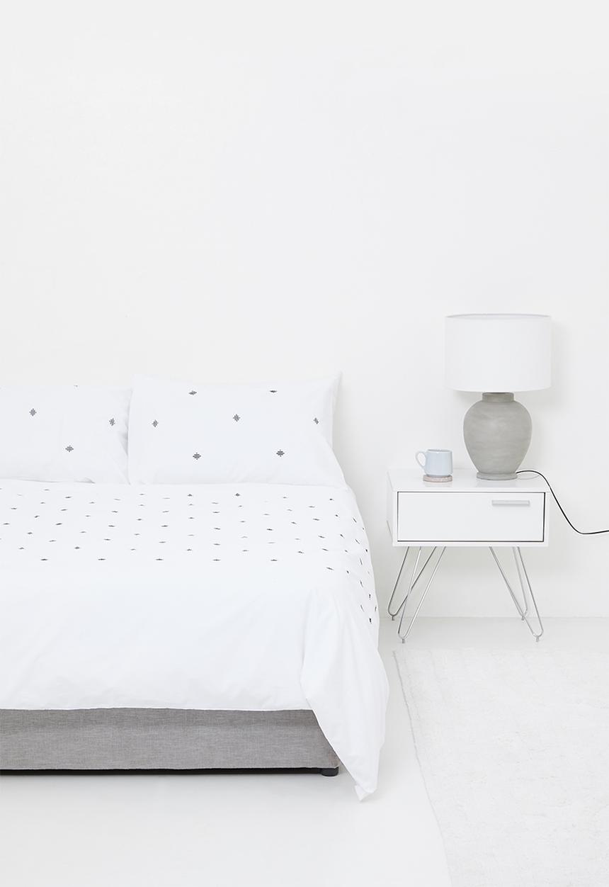 Sixth Floor - Carto cotton embroidered duvet set - white & grey