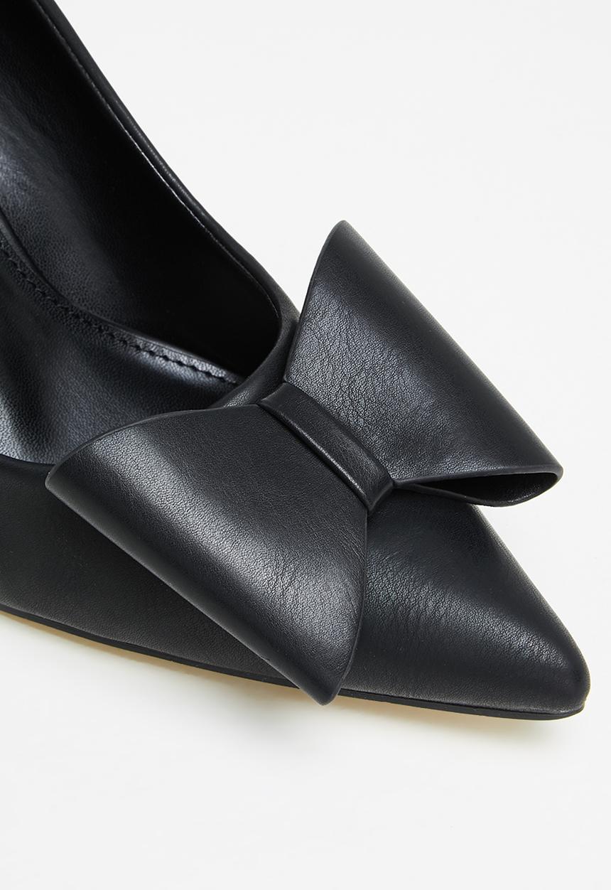 Plum - Minnie barely there court heel - black