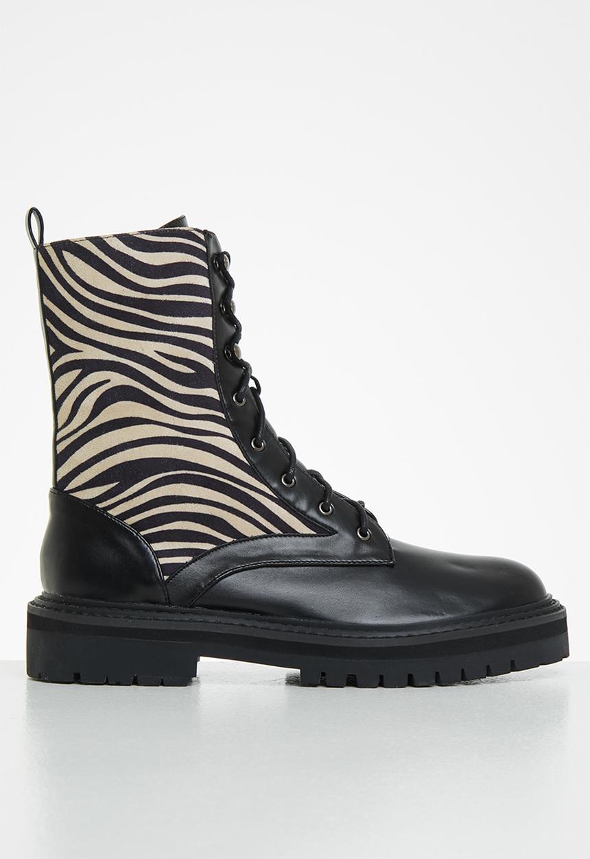 Z_Code_Z - Natasha lace-up combat boot - black