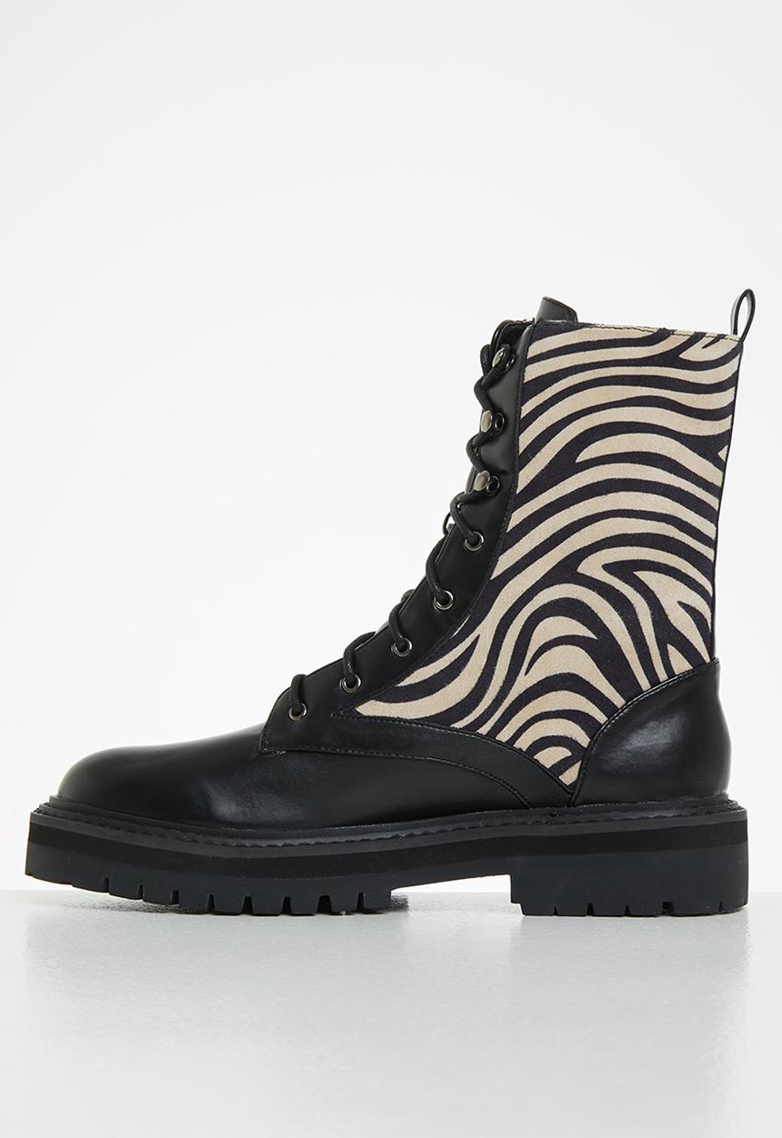 Z_Code_Z - Natasha lace-up combat boot - black
