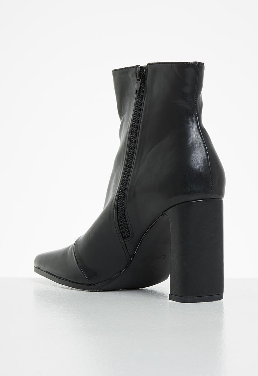Z_Code_Z - Olivia set-back heeled ankle boot - black