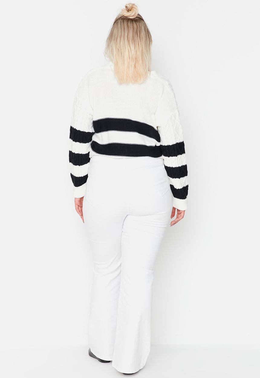 Trendyol - Plus high waist flare fit jeans - white