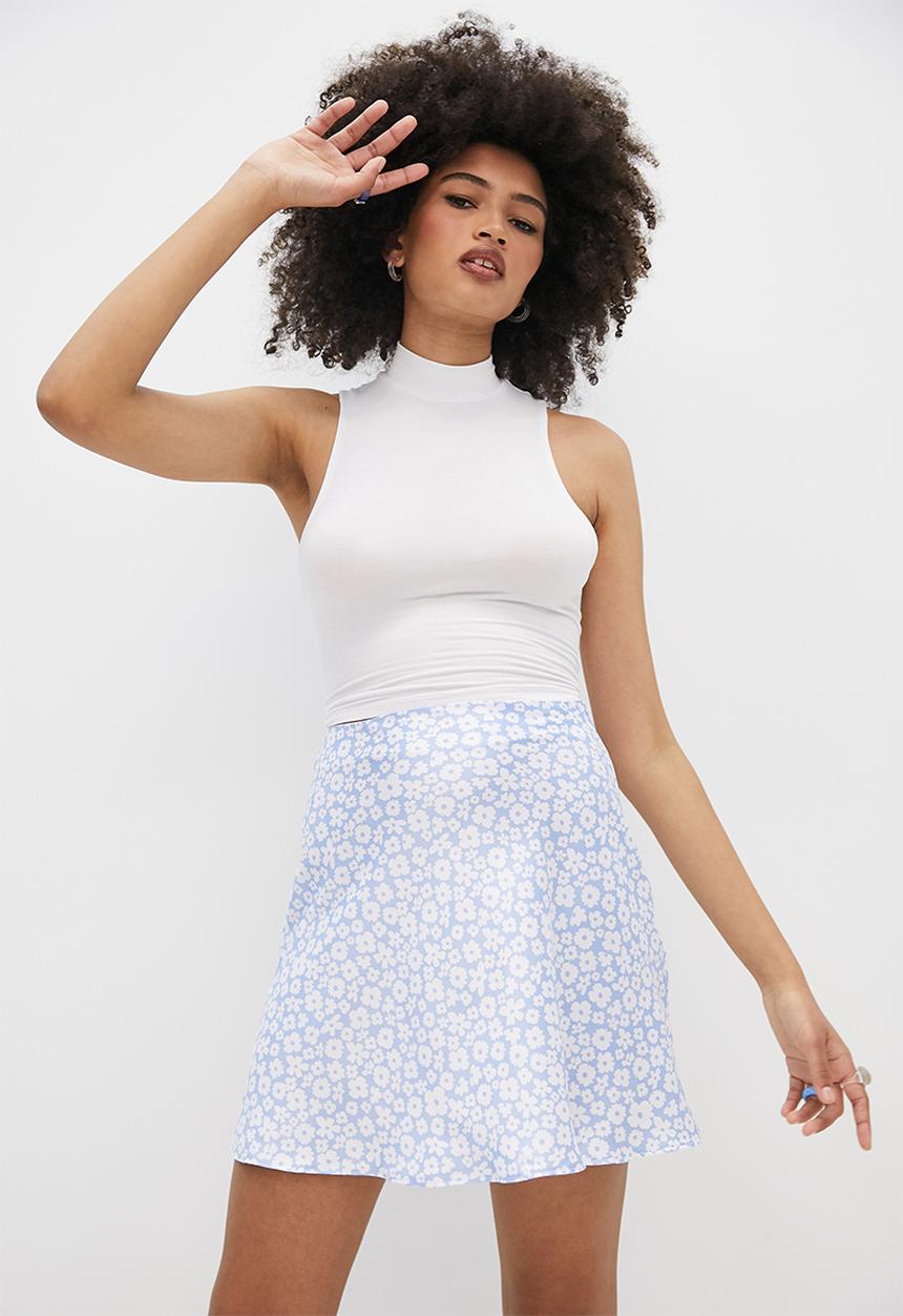 Blake - Turtle neck tie back crop - white