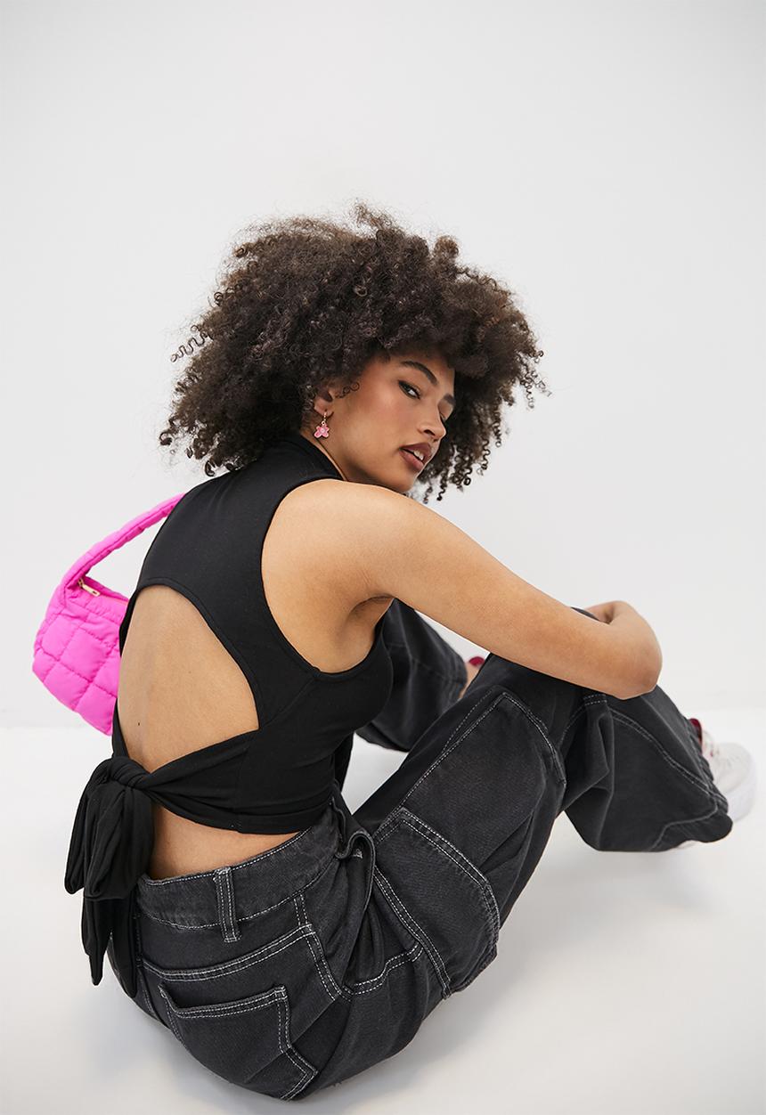 Blake - Turtle neck tie back crop - black