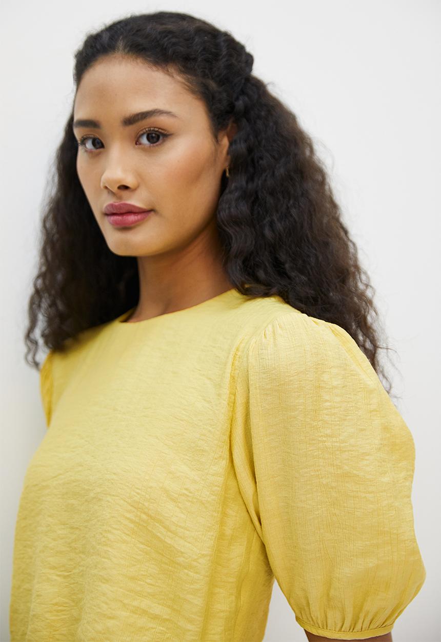 MILLA - Textured boxy crop top - yellow