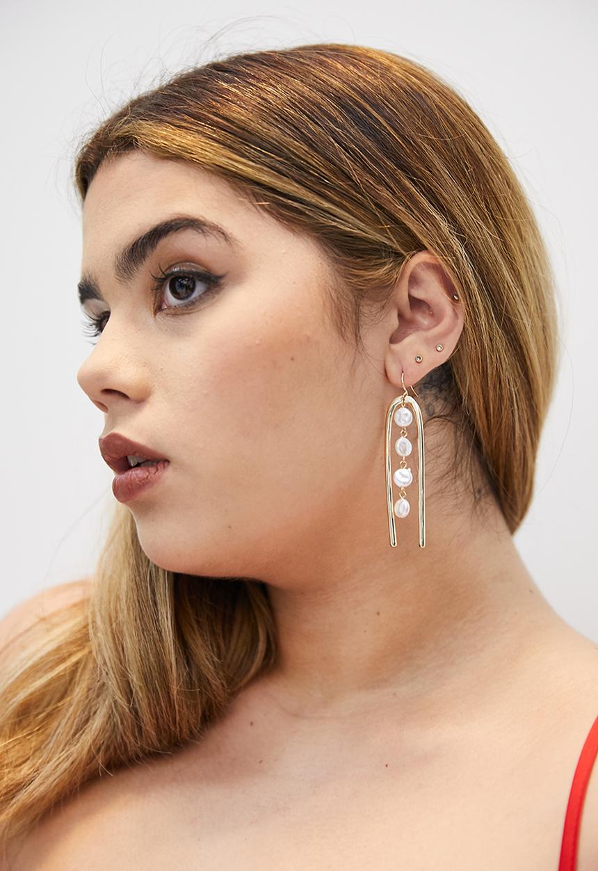 Superbalist - Dana statement earrings - gold & cream