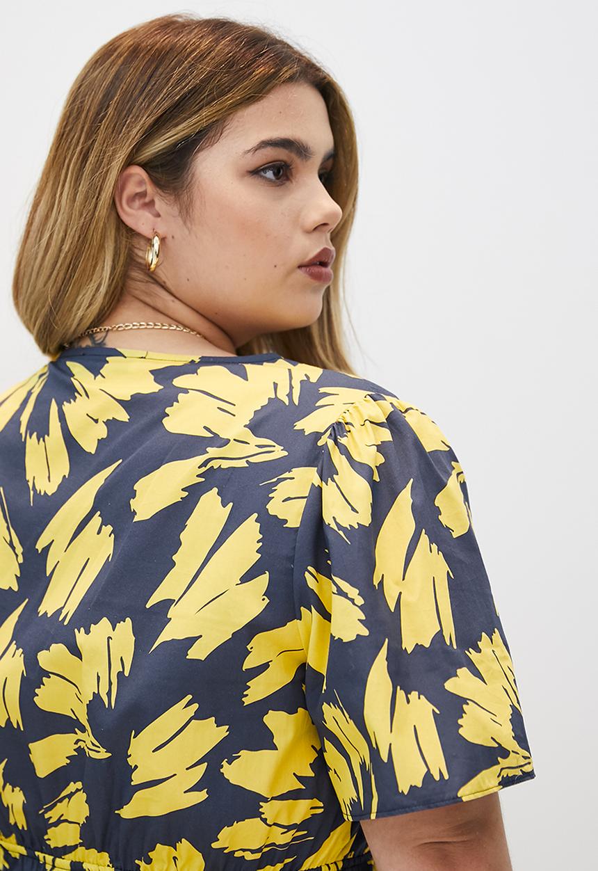 Superbalist - Fit and flare midi dress - yellow mono leaf