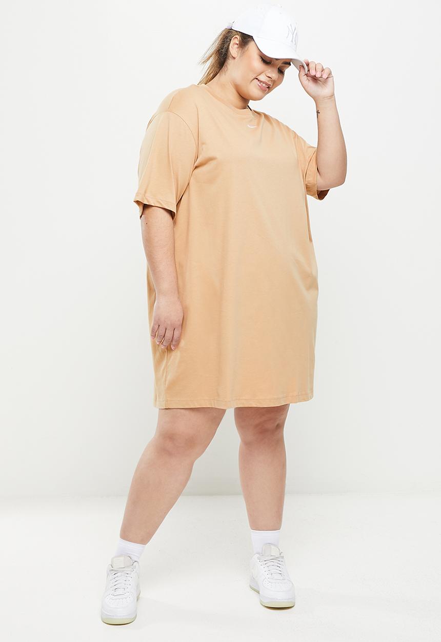 Nike - Plus w nsw essntl short sleeve dress - hemp