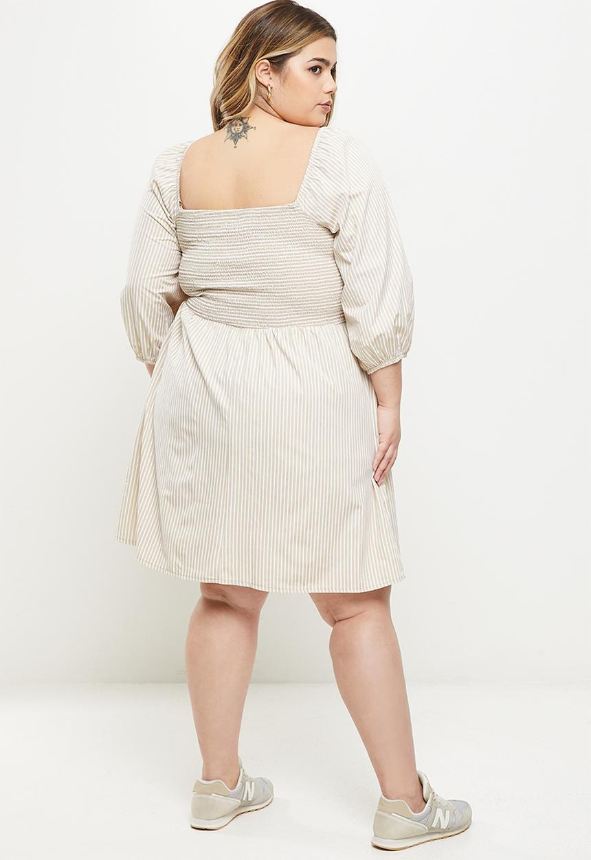 Me&B - Plus smocked bodice dress with pockets - stone