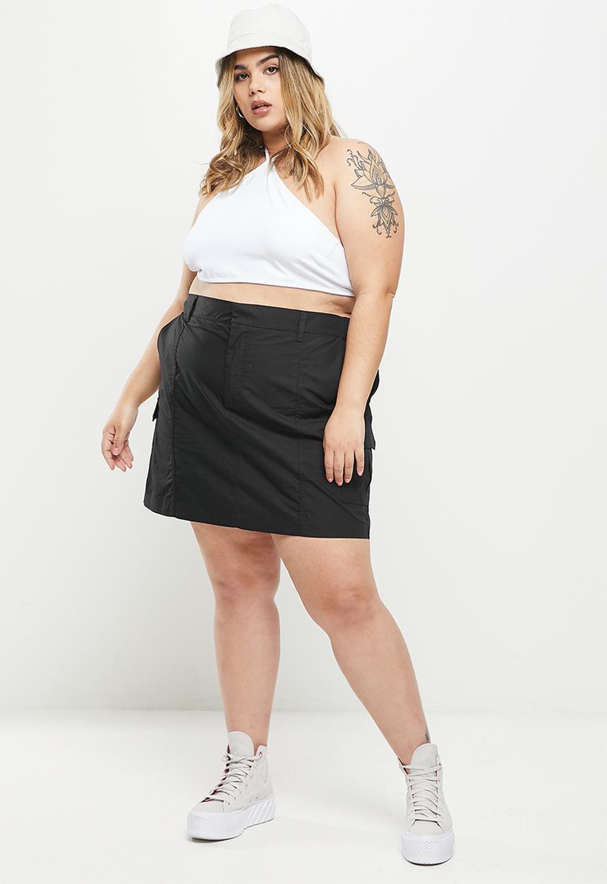 Cotton On - Curve scout cargo mini skirt - black