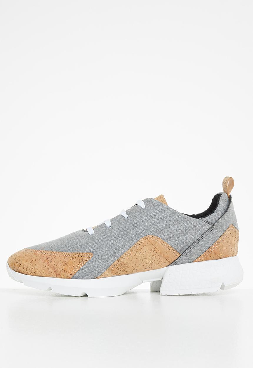 Eco-booster sneaker - gray