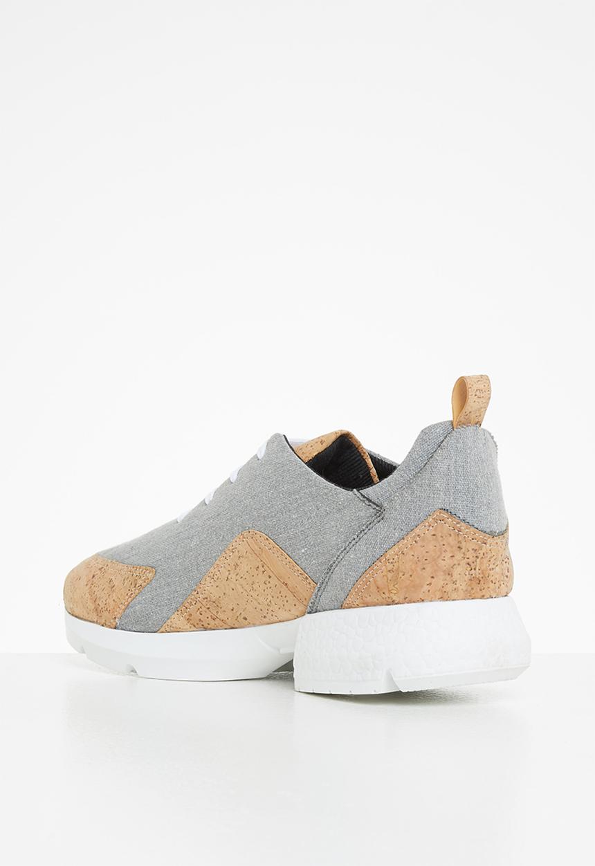 Eco-booster sneaker - gray