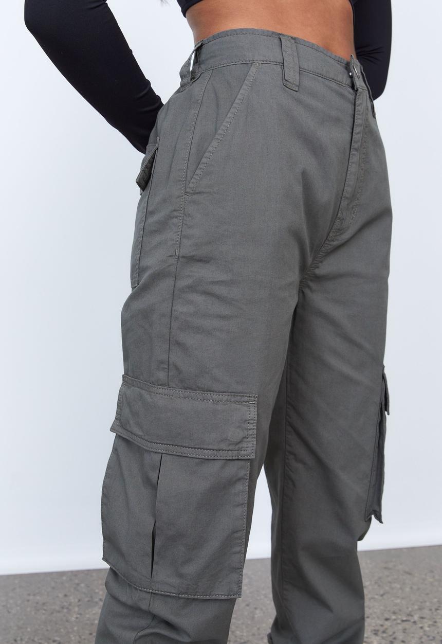 Factorie - Cuffed cargo pant - army green