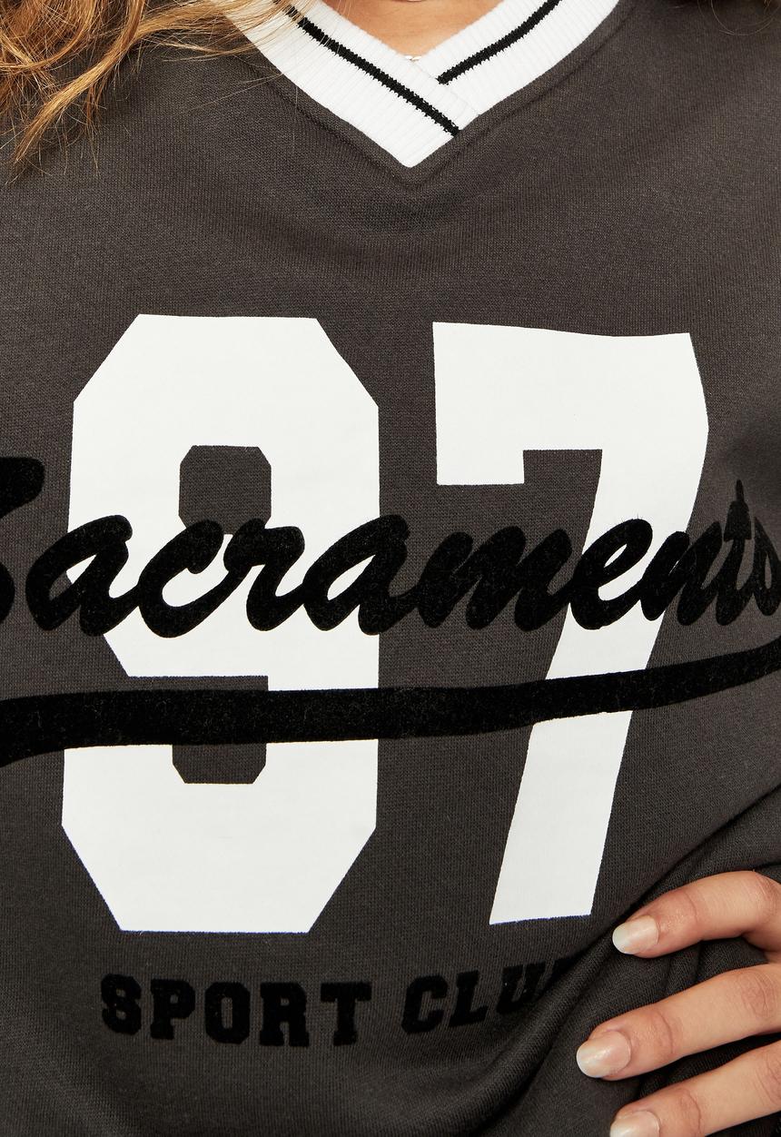 Supré  - Stevie v-neck oversized jumper - phantom/sacramento