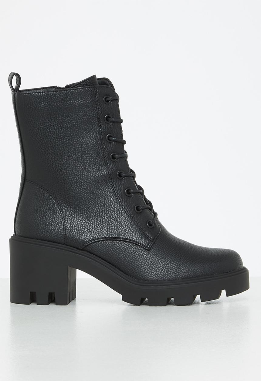 Missguided - Cleated heel lace up ankle boot - black